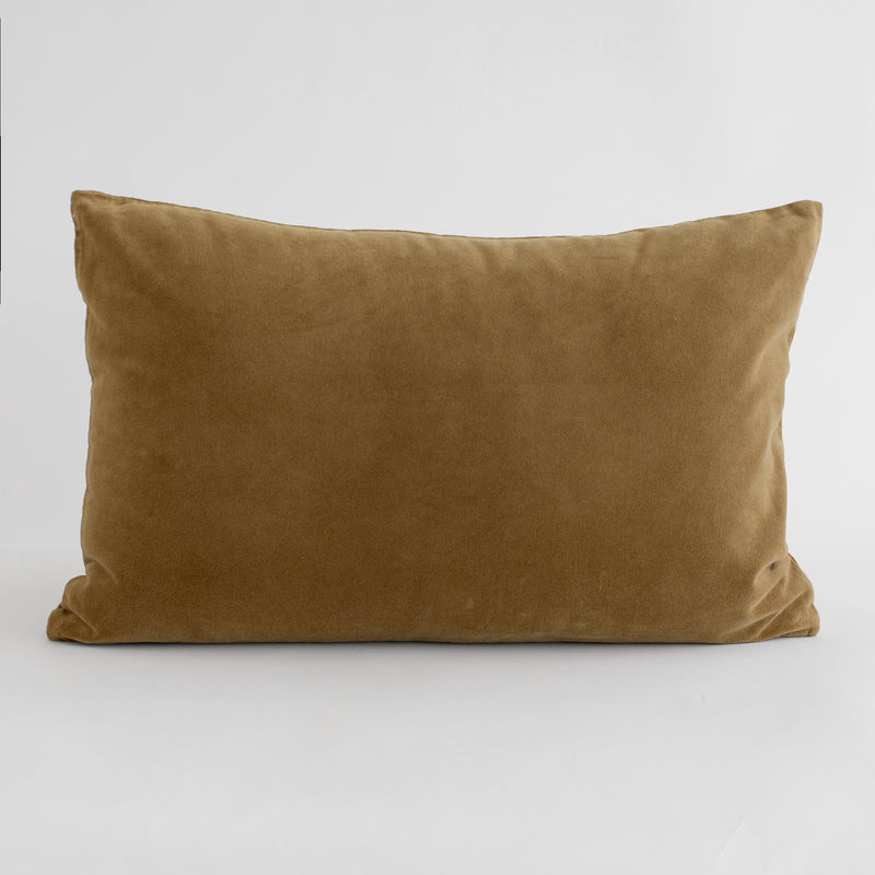 VELVET DECO PILLOWS, CAMEL